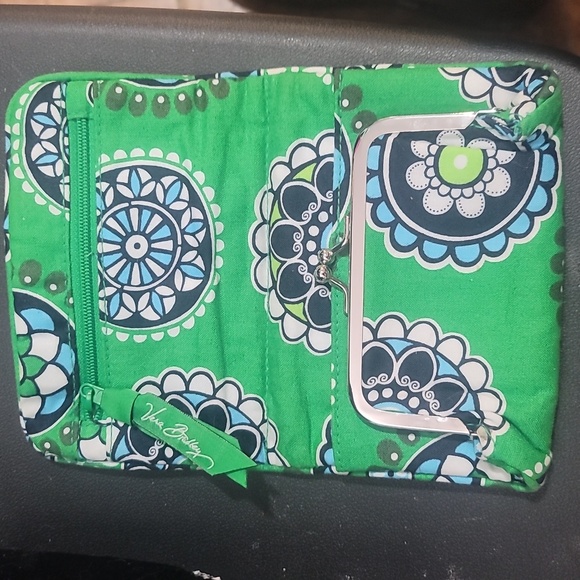VERA BRADLEY retired rare cupcake blue green medallions wallet - Picture 3 of 8